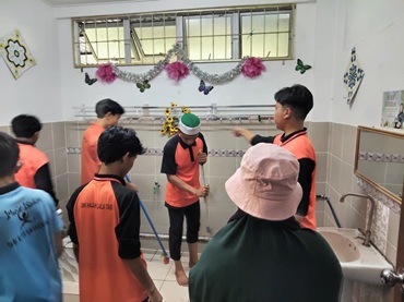 GOTONG-ROYONG MASJID SEMARAKKAN SEMANGAT SUKARELAWAN BELIA DALAM PROGRAM KEM BELIA@RAKAN PRIHATIN 2025
